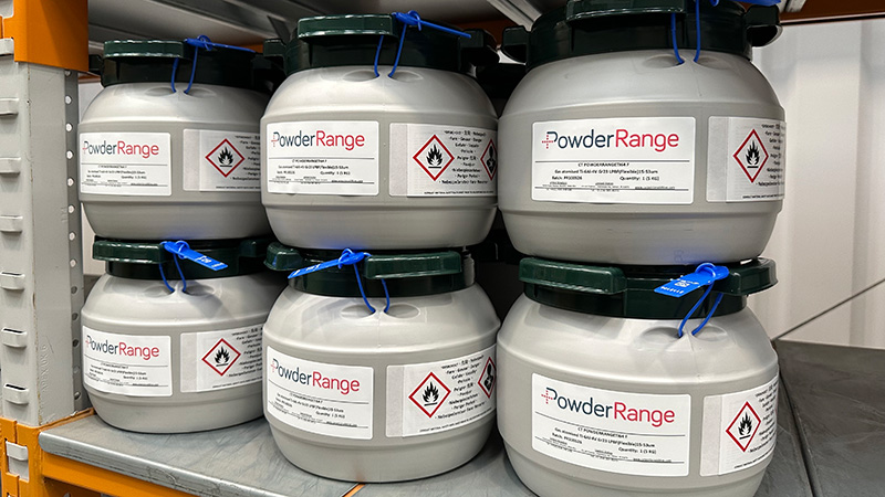 PowderRange-producten worden sinds kort verkocht in Wijdmondse vaten gemaakt van gerecyclede kunststof